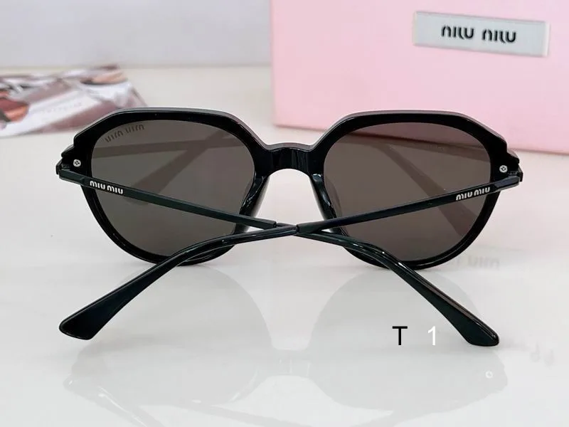 MiuMiu 19WS 53 21-147 a06